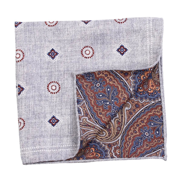 HOUSE OF AMANDA CHRISTENSEN LIGHT GREY POCKET SQUARE