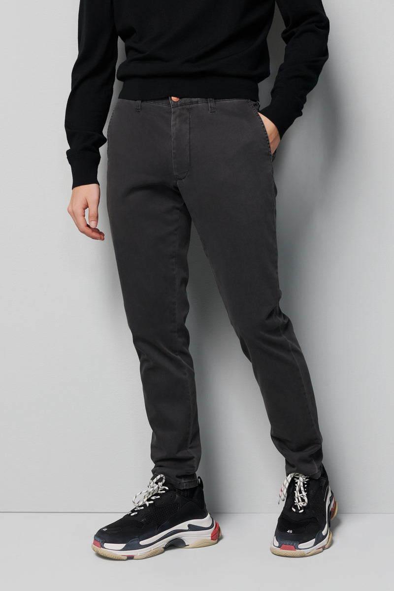 M5 DARK GREY 5 Pocket Chino