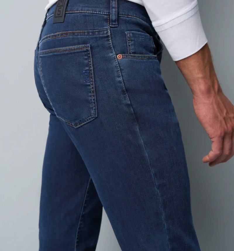 M5 Clean Dark Denim Jeans