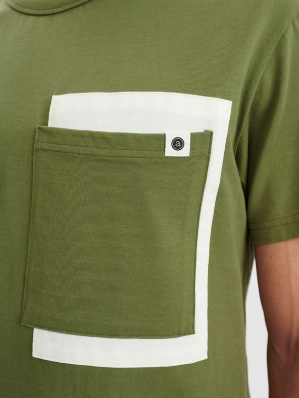 Anerkjendt Olivine Double Pocket T-Shirt